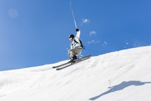 开云体育app-爱德华兹让比赛提前失去悬念，湖人带走新疆队，当狼王撕碎天山防线