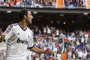 开云平台-阿克，当芬兰的极夜被一道闪电劈开