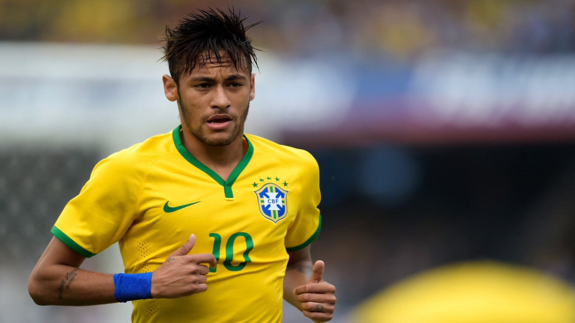 年度焦点之战之夜，拉什福德持续制造杀伤，红魔利刃再显锋芒