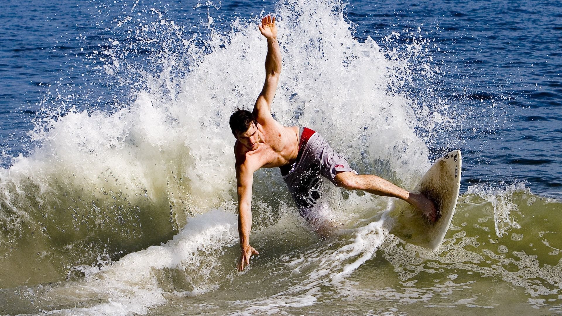 孙兴慜的赛道超车，从绿茵场到F1领奖台，亚洲巨星如何接管摩纳哥争冠战？